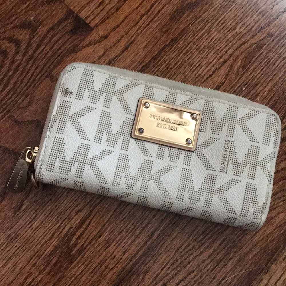 Michael Kors Wristlet